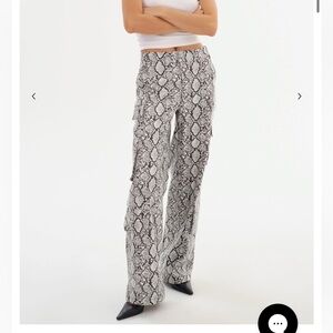 Lamarque BOBBI | FAUX LEATHER CARGO PANTS Python Print Women’s Small